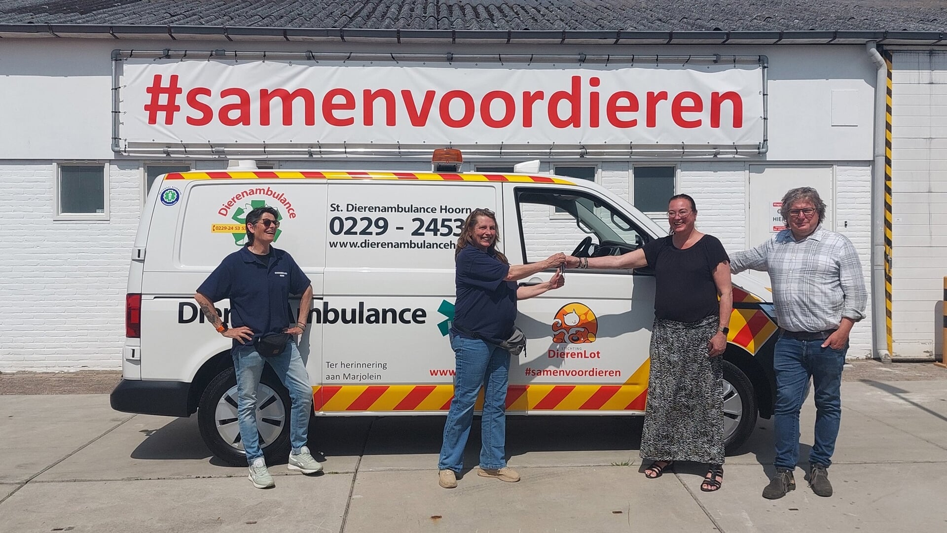 Dierenambulance bij Rundveemuseum tijdens eerste Open Stal zondag
