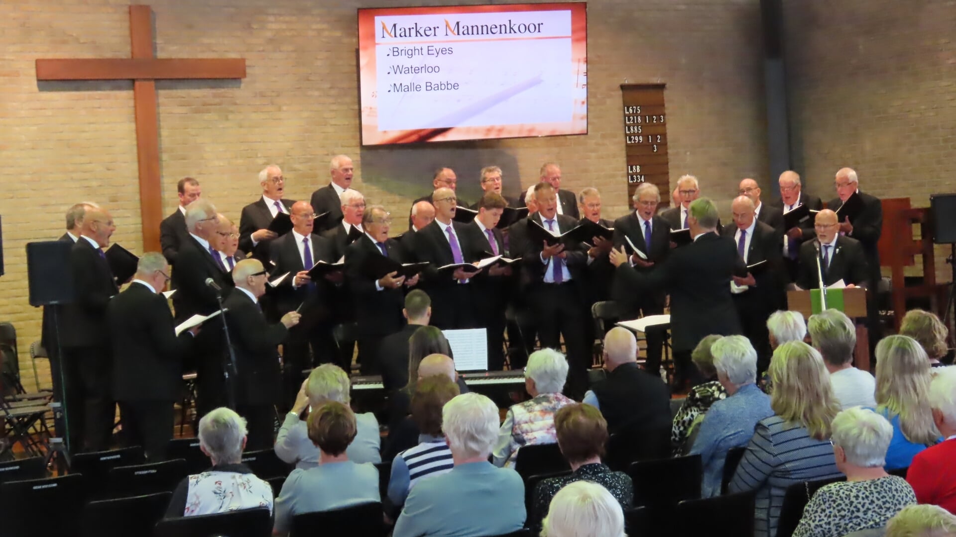 Zang verbindt Marken en Volendam tijdens concert