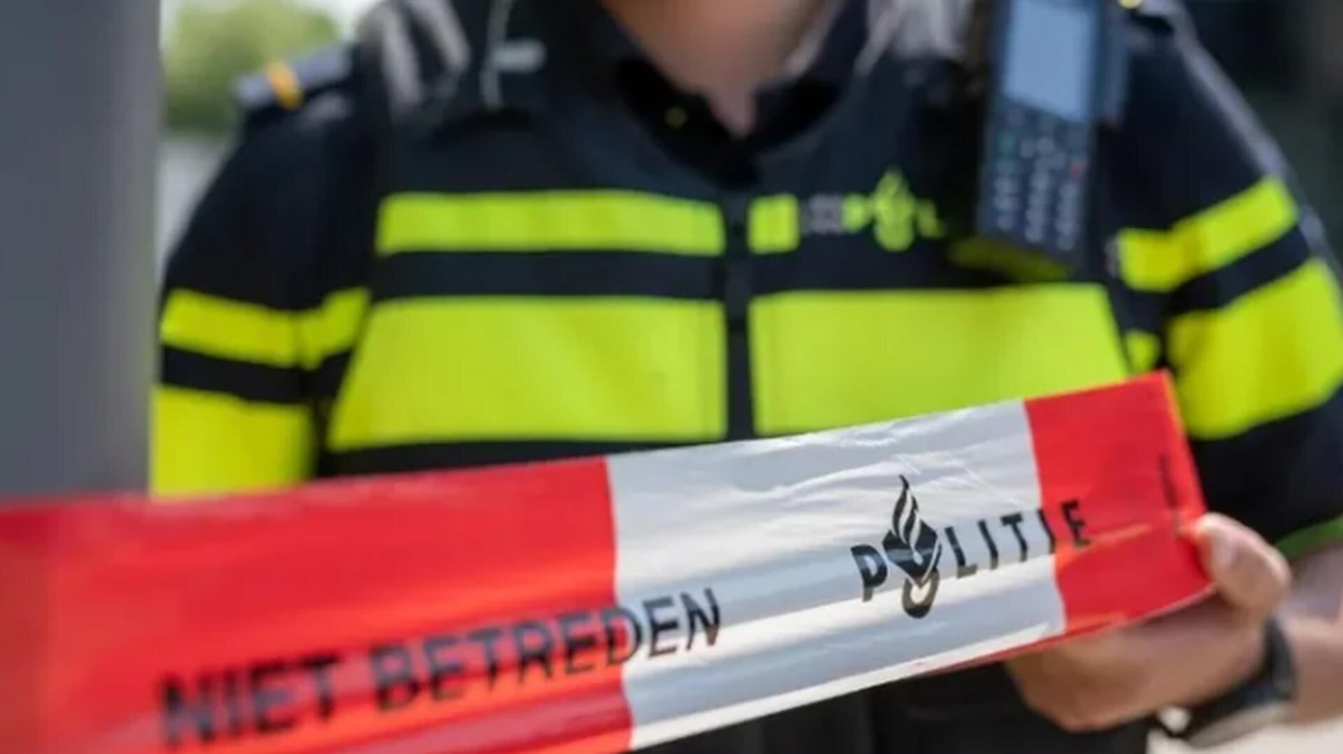 Politie valt woning aan Oosterschelde in Hoofddorp binnen in zoektocht naar ontvoerde vrouw (49)