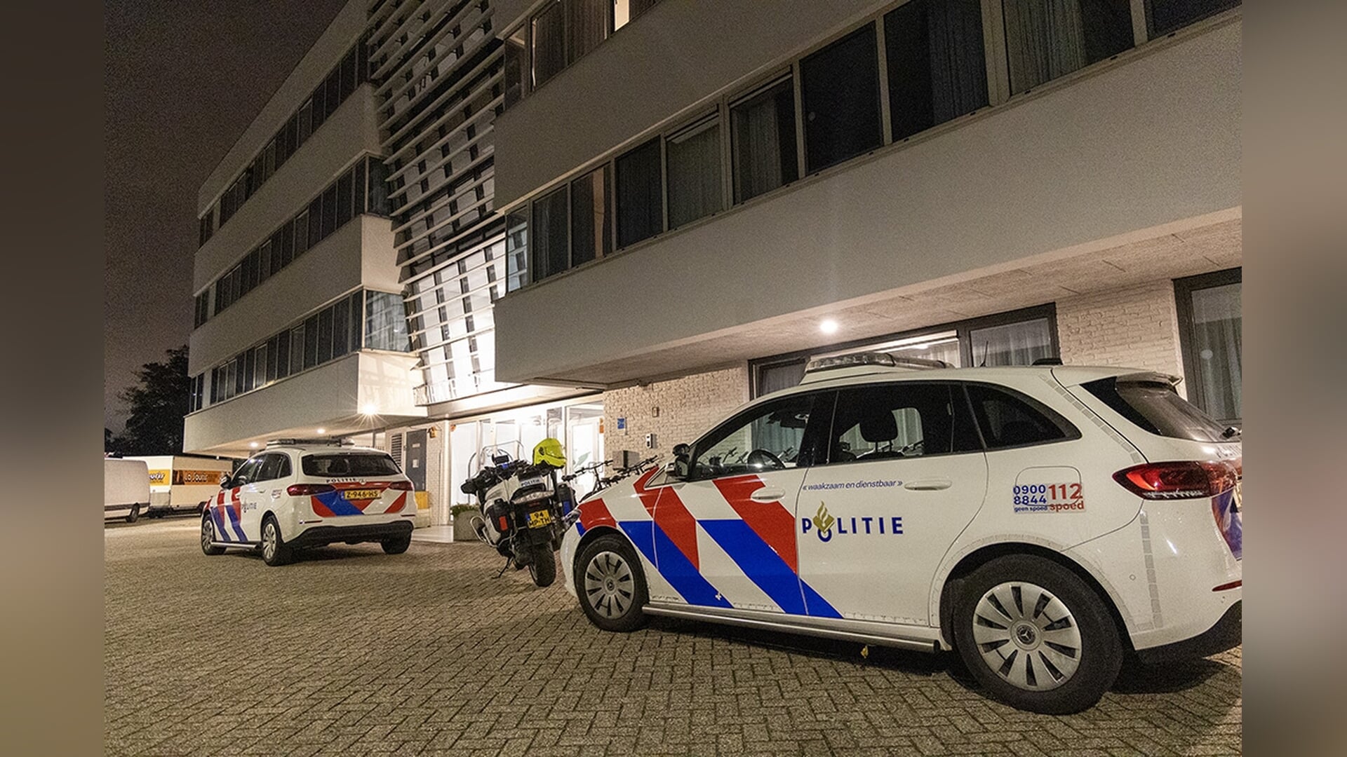 Politie onderzoekt melding overval bij hotel aan Meidoornweg in Badhoevedorp