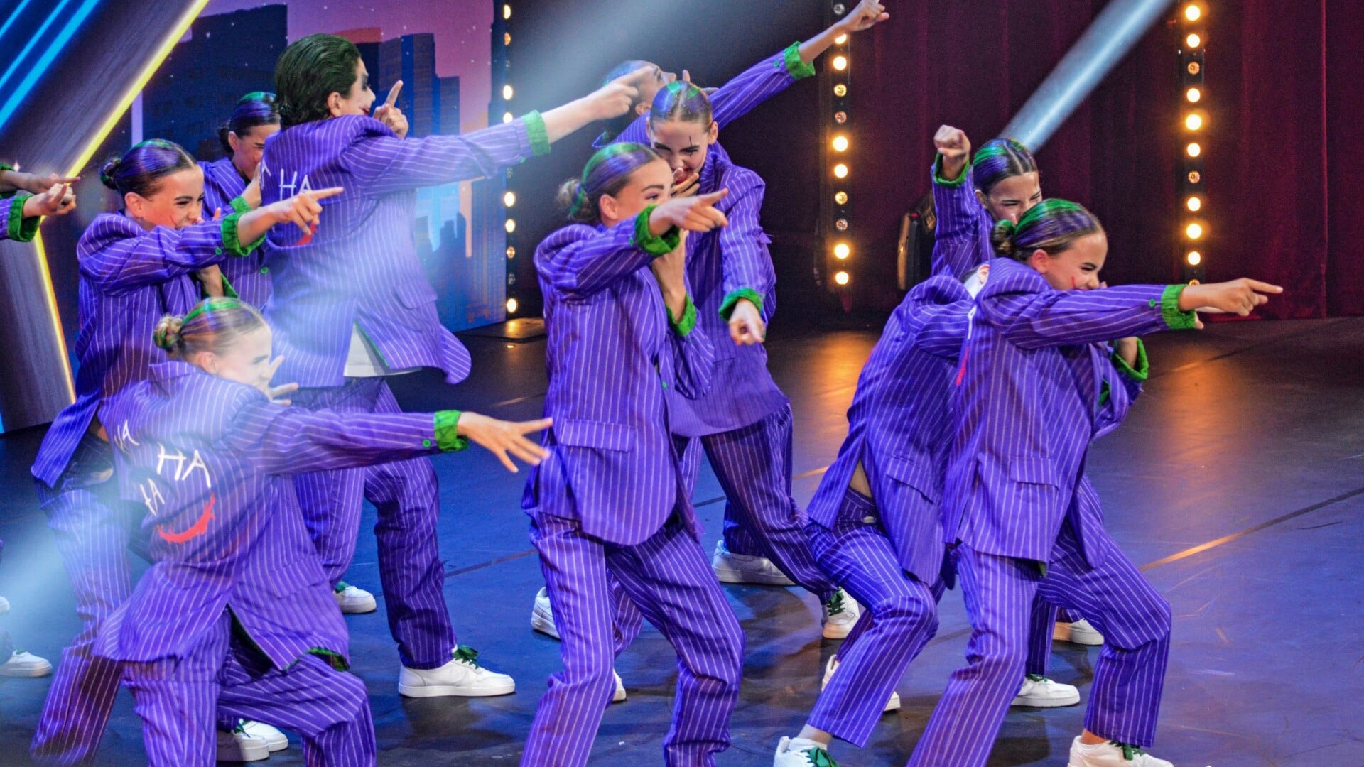 Dansgroep 2LOUD door naar volgende ronde van Holland’s Got Talent