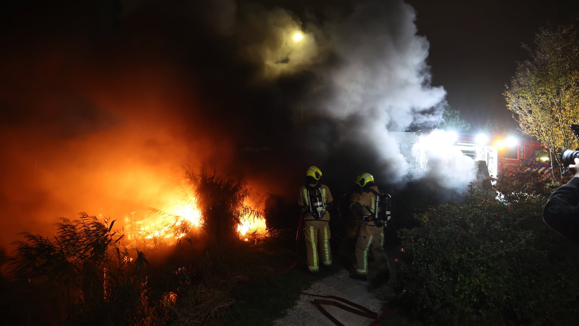 Drie boten in De Lier verwoest door brand