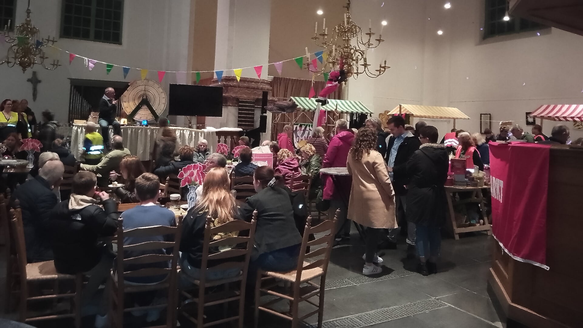 100ste bazar van Grote Kerk Westzaan