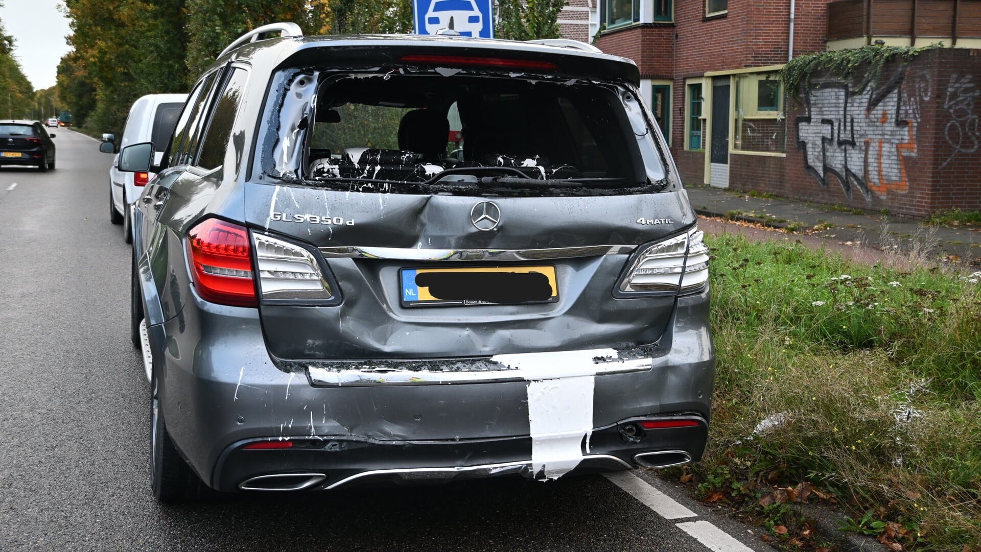 Vrachtwagen klapt tegen auto op N9 in Alkmaar