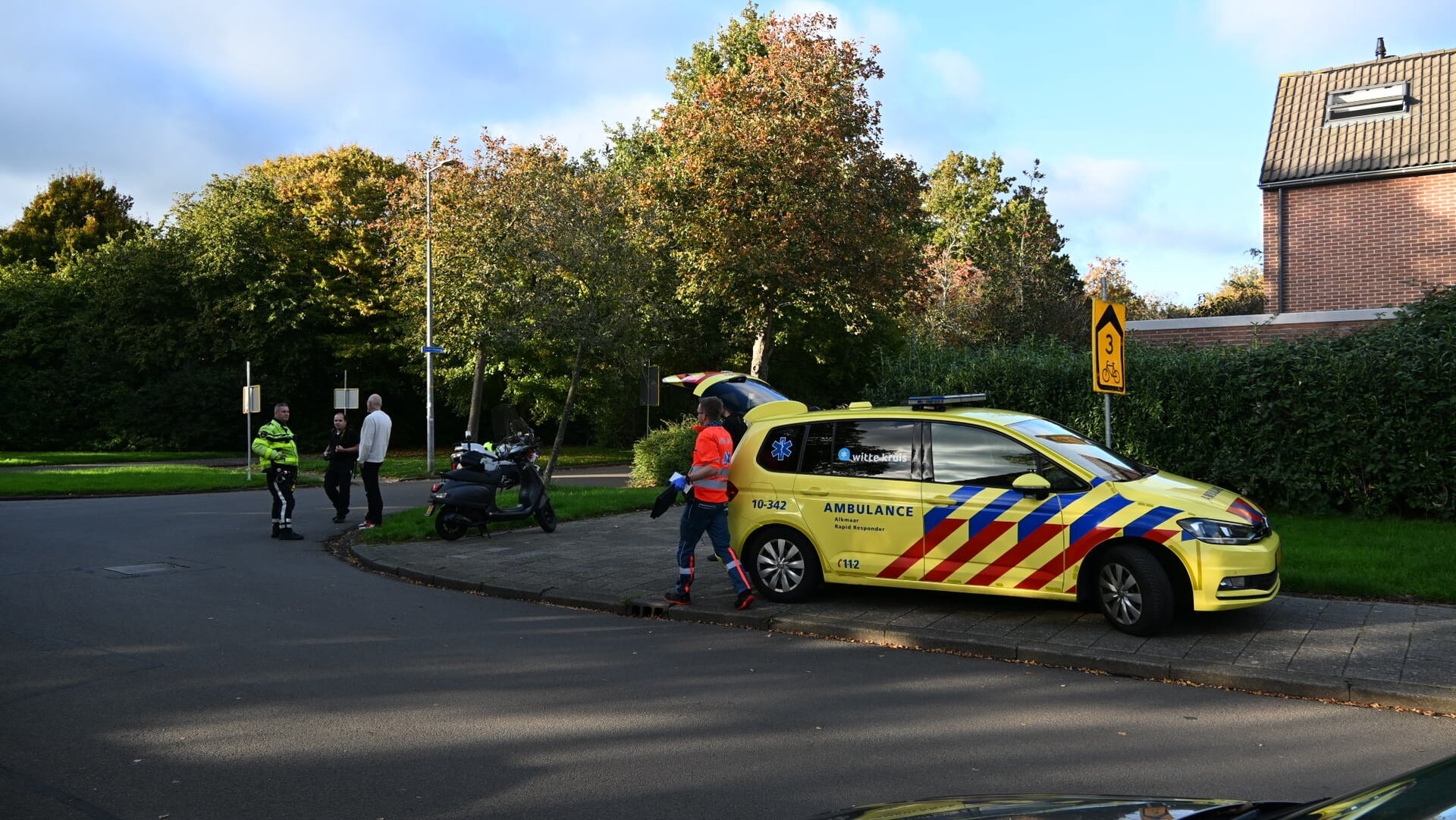Scooterrijder ten val op kruising Wielingenweg-Zuiderzeeweg in Alkmaar