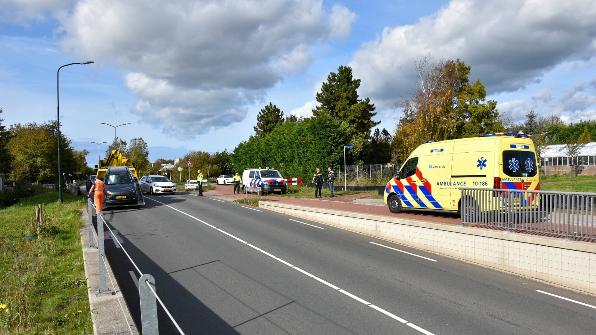 Automobilist verliest macht over het stuur aan Vennewatersweg in Heiloo