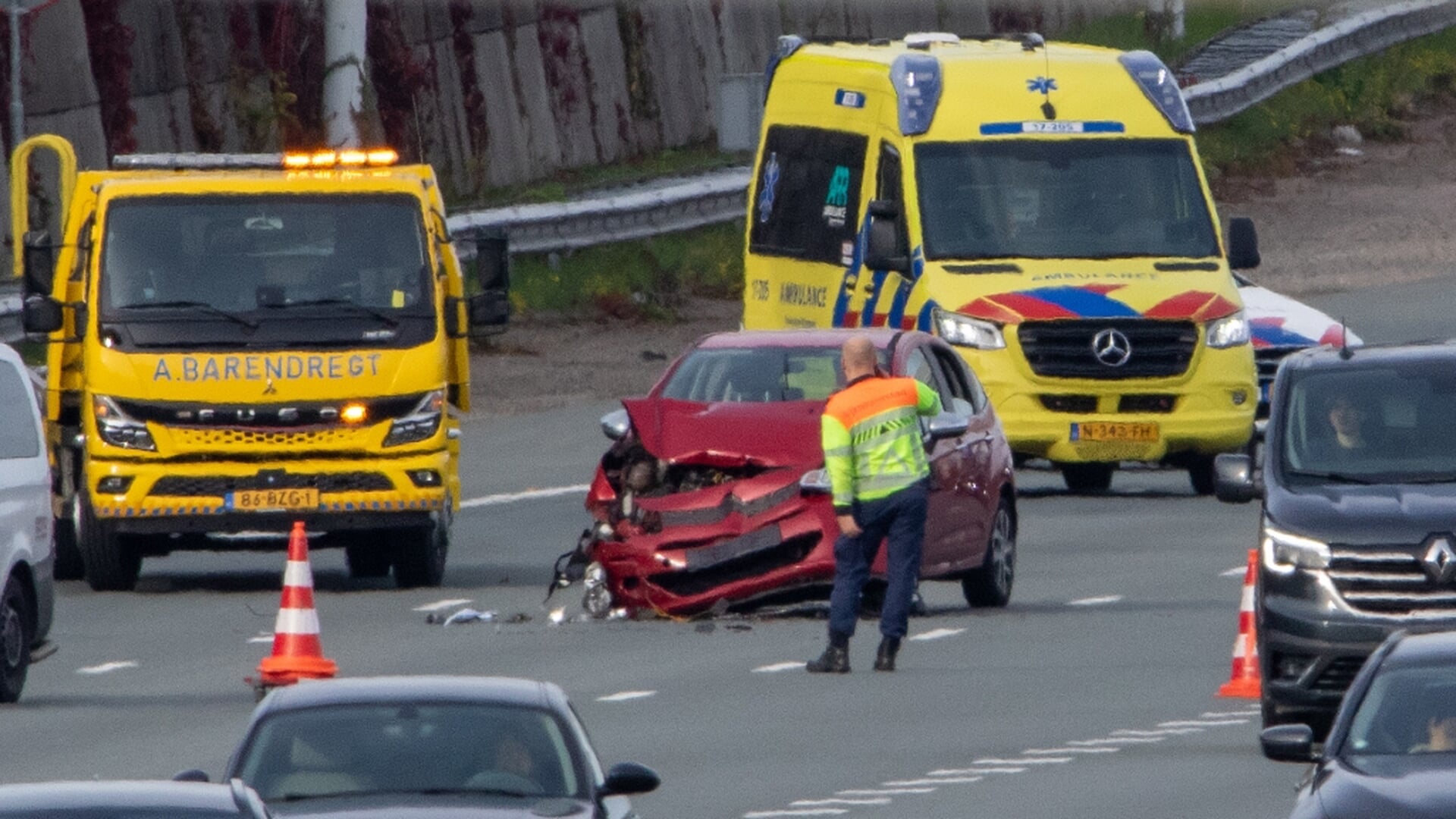 Forse aanrijding op A4 bij Kethelplein: Meerdere gewonden en lange file