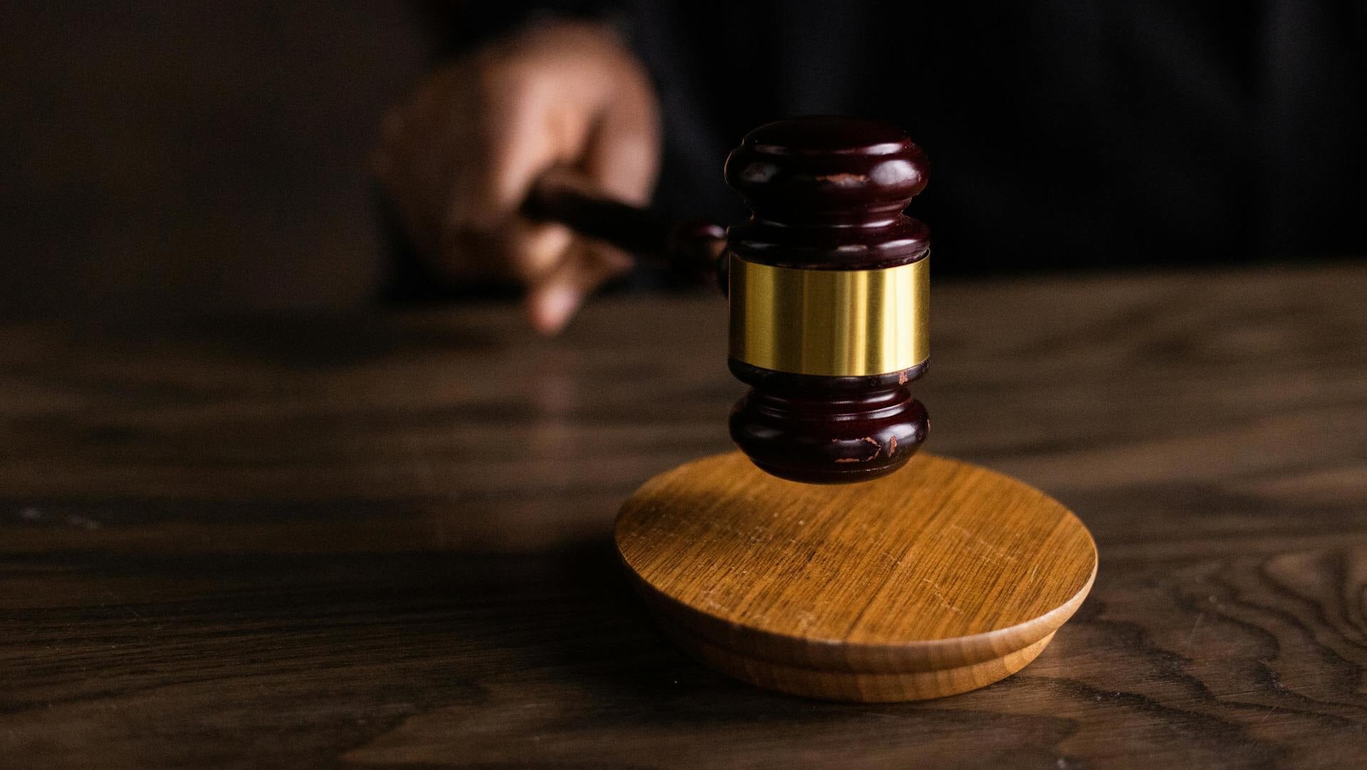 Maandenlange celstraf voor babbeltrucs: slachtoffer misleid in Middelie