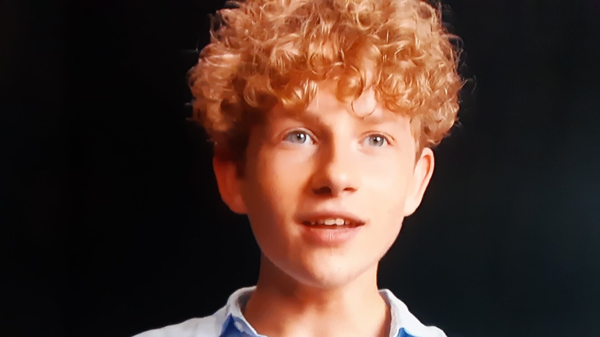 Jeugdige, talentvolle pianist David Kooi treedt op in Landsmeer