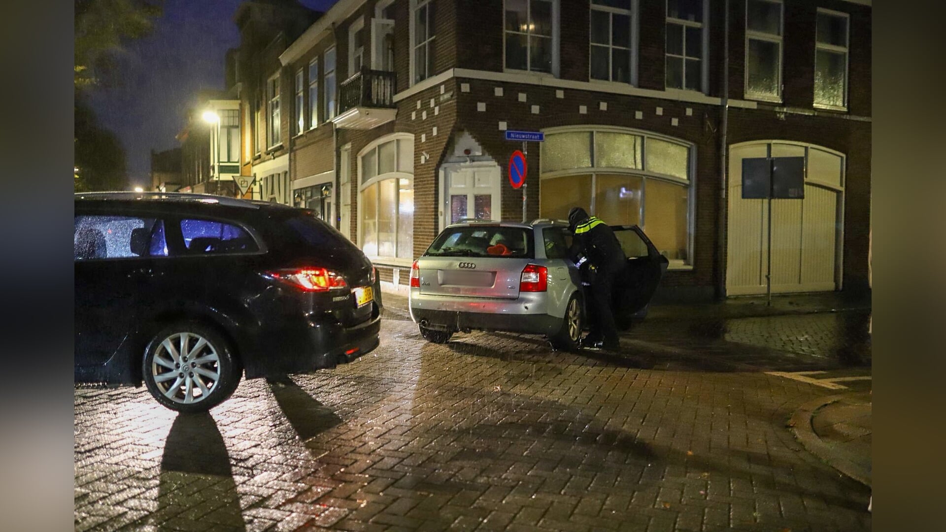 Automobilist vlucht na ongeluk op kruising Nieuwstraat-Bassinggracht in Den Helder
