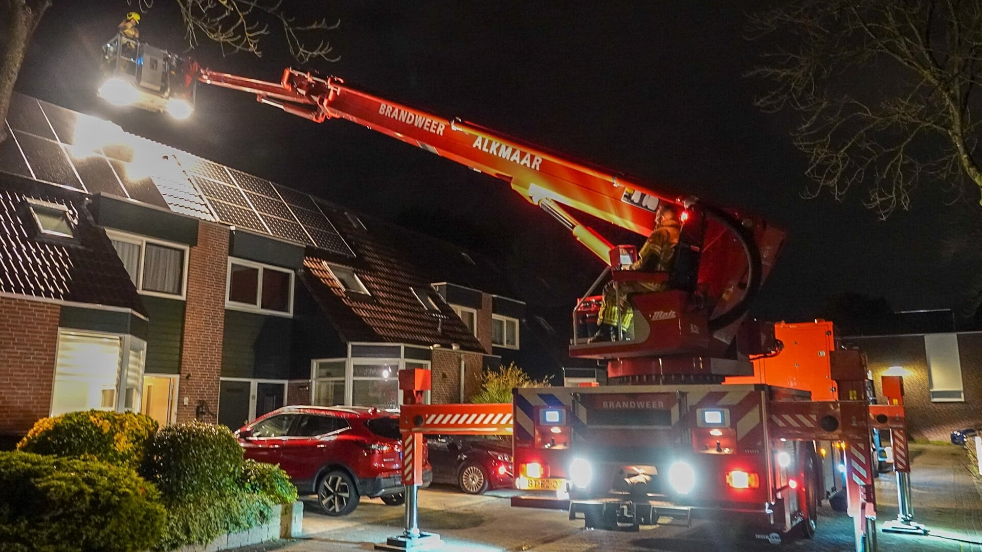 Schoorsteenbrand in woning aan Ilpenwaard in Alkmaar