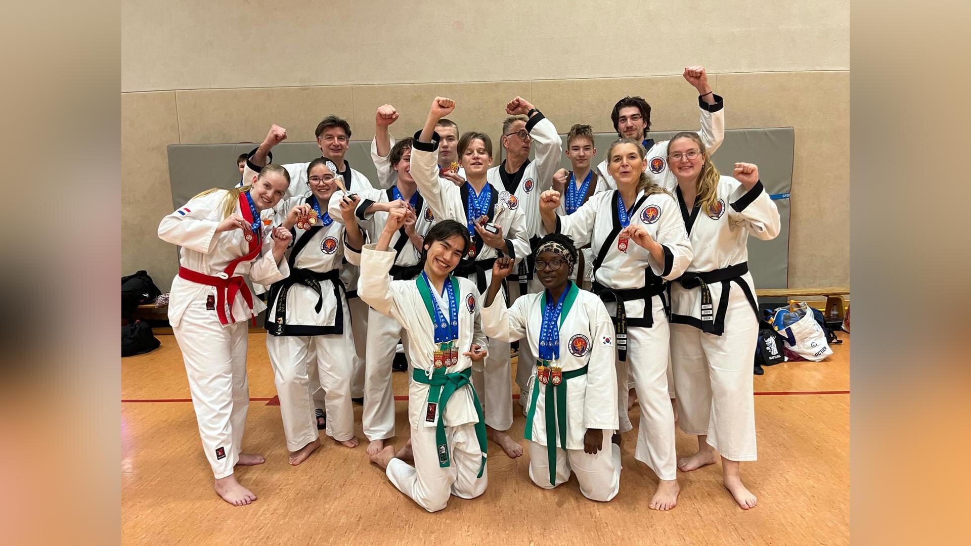 Team Ki Kong uit De Lier verovert 13 gouden medailles op WK Tang Soo Do in Duitsland
