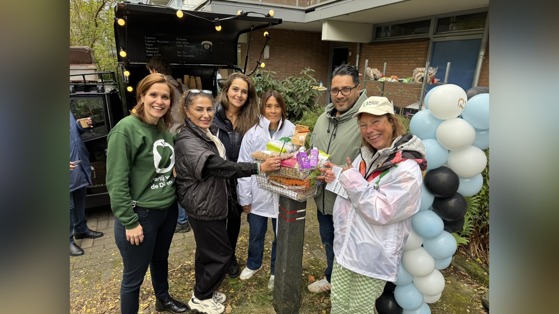 Partij voor de Dieren steunt eerste dierenvoedselbank in Vlaardingen