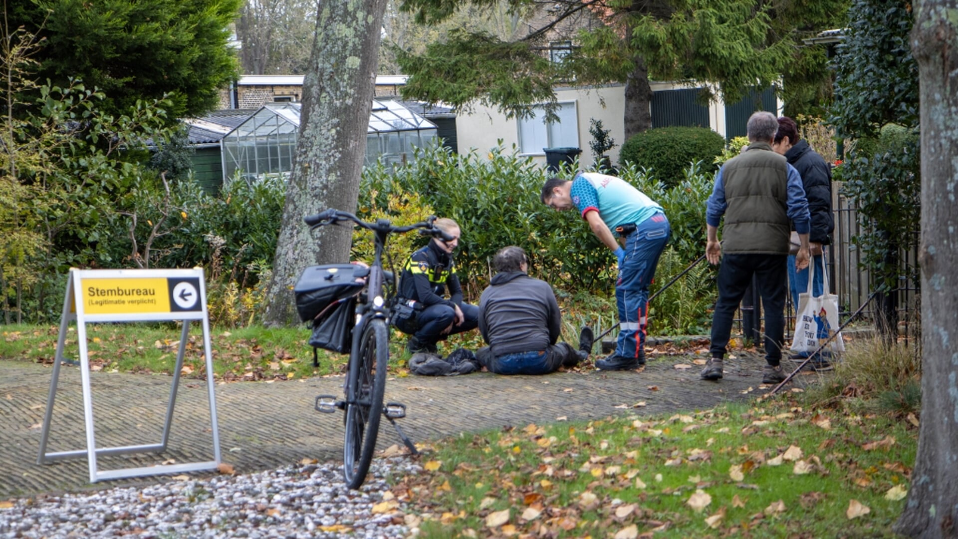 Man valt in water maar moet nog stemmen