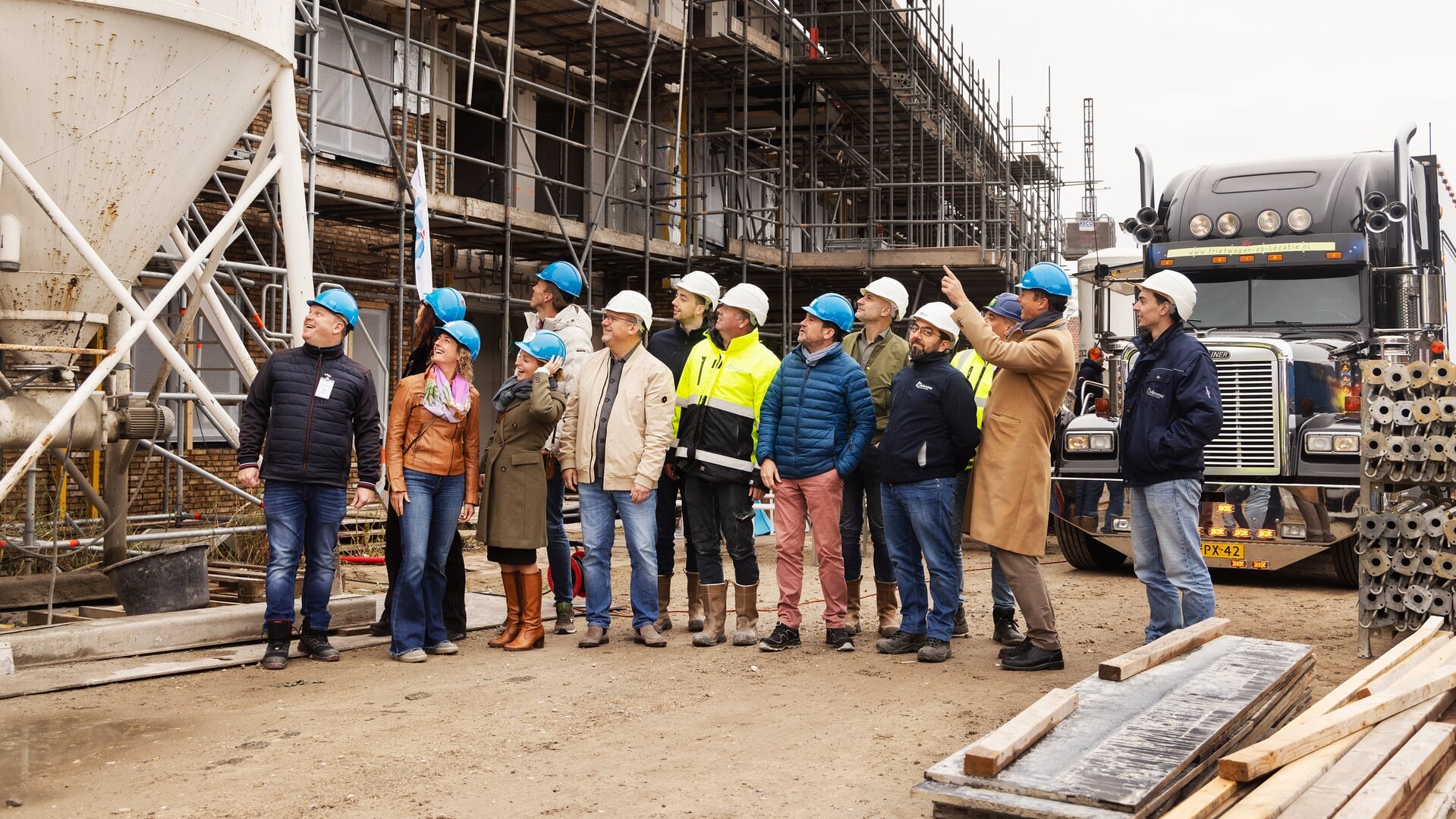 Nieuw woongebouw in De Lier bereikt hoogste punt