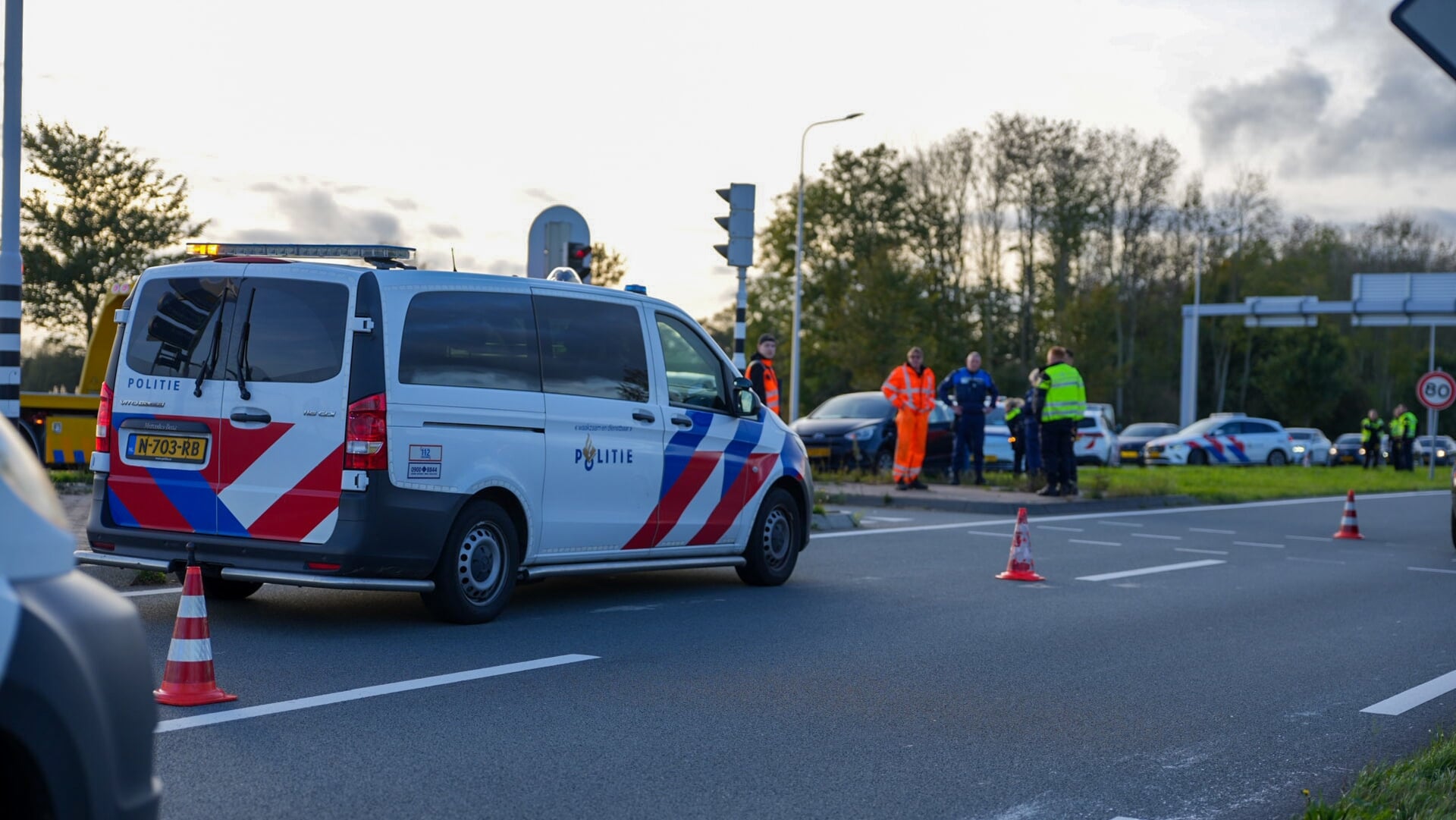 Automobilist met spoed naar ziekenhuis na ongeluk op N194 in De Goorn