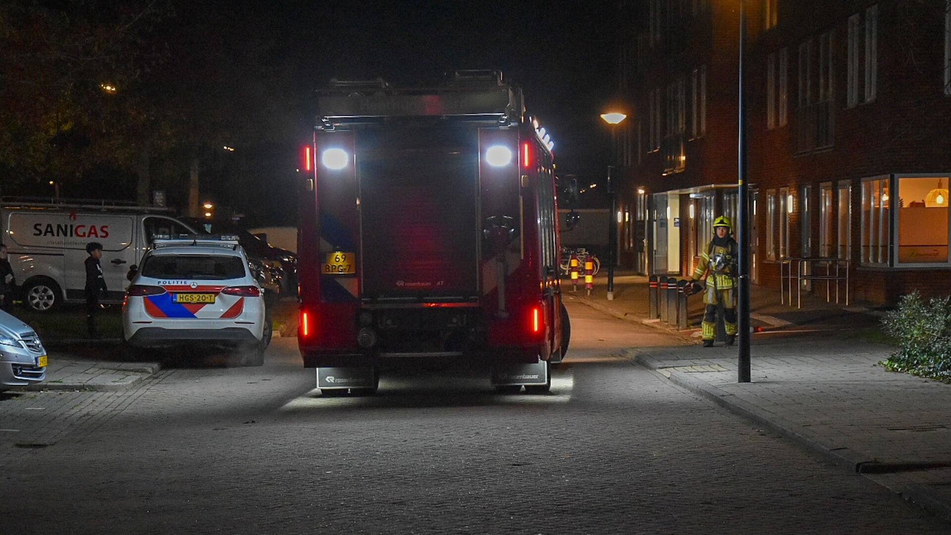Brandlucht en rookontwikkeling bij wooncomplex aan Godfried Bomansstraat in Heerhugowaard