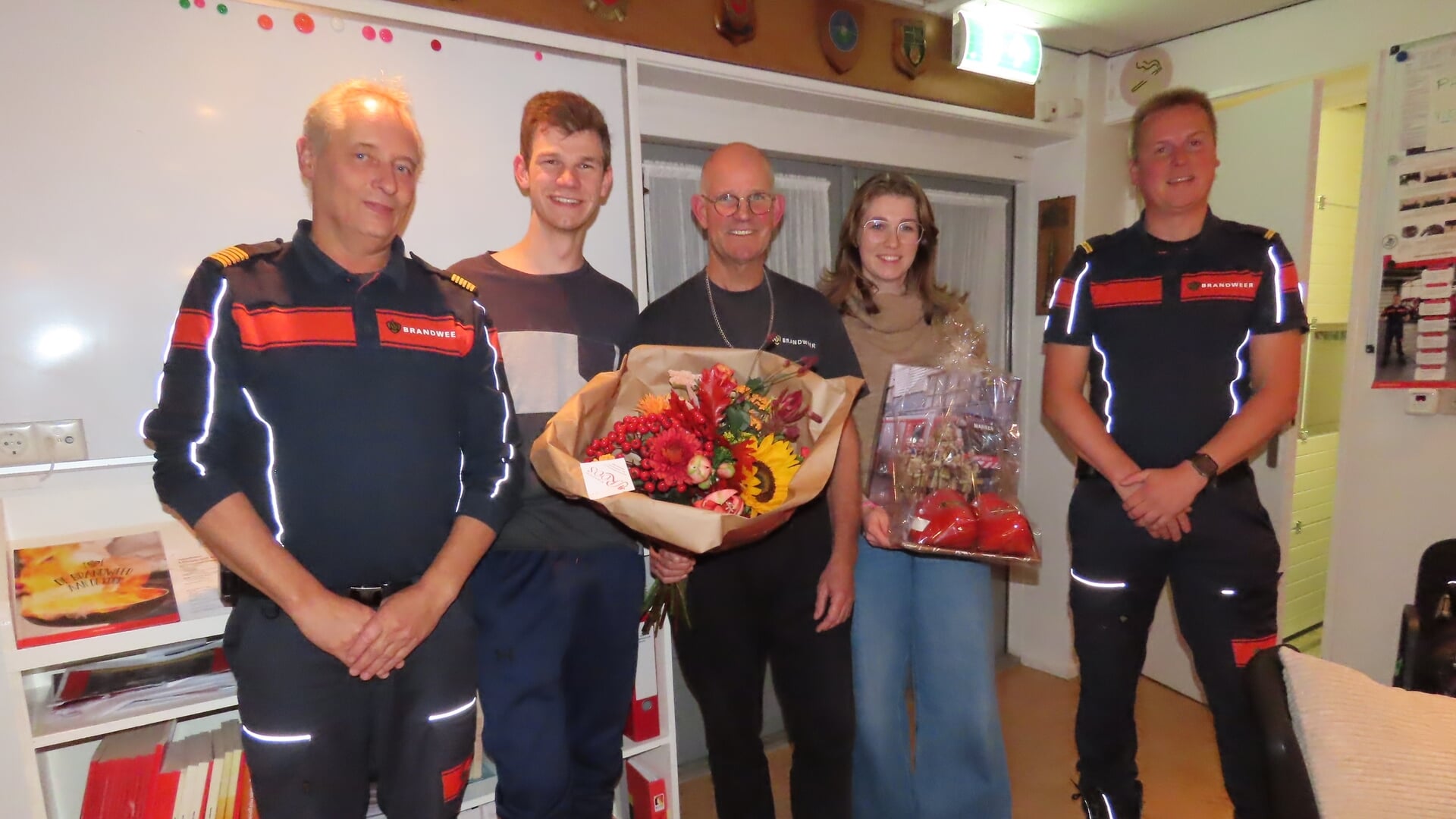 Brandweerman Dirk zwaait na 42 jaar af op Marken