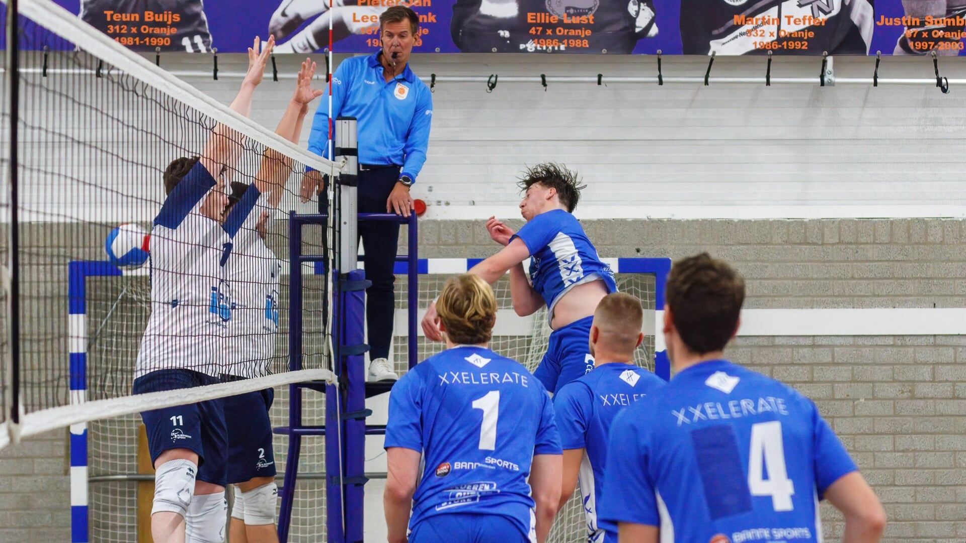 Compaen dankt 2 J’s bij derde winstpartij