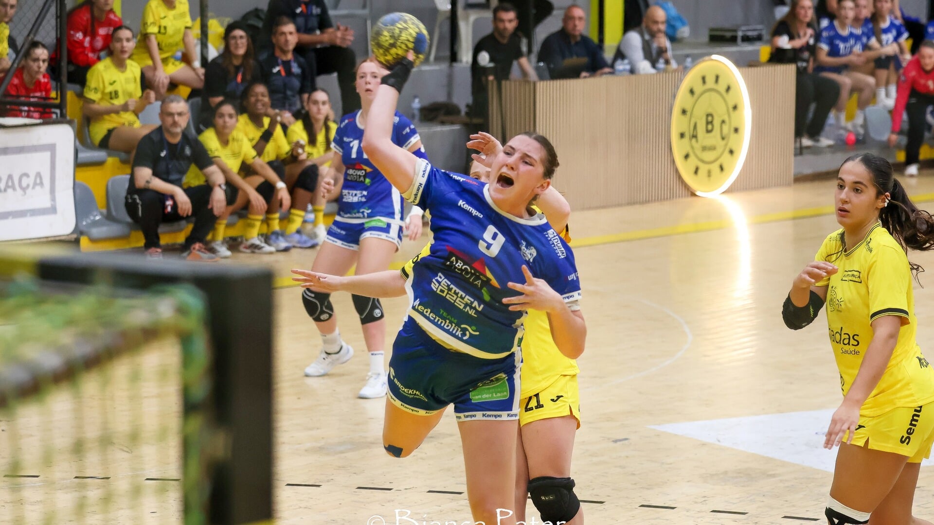 Europa Cup Handbal op 8 november in Westfrieslandhal in Wognum