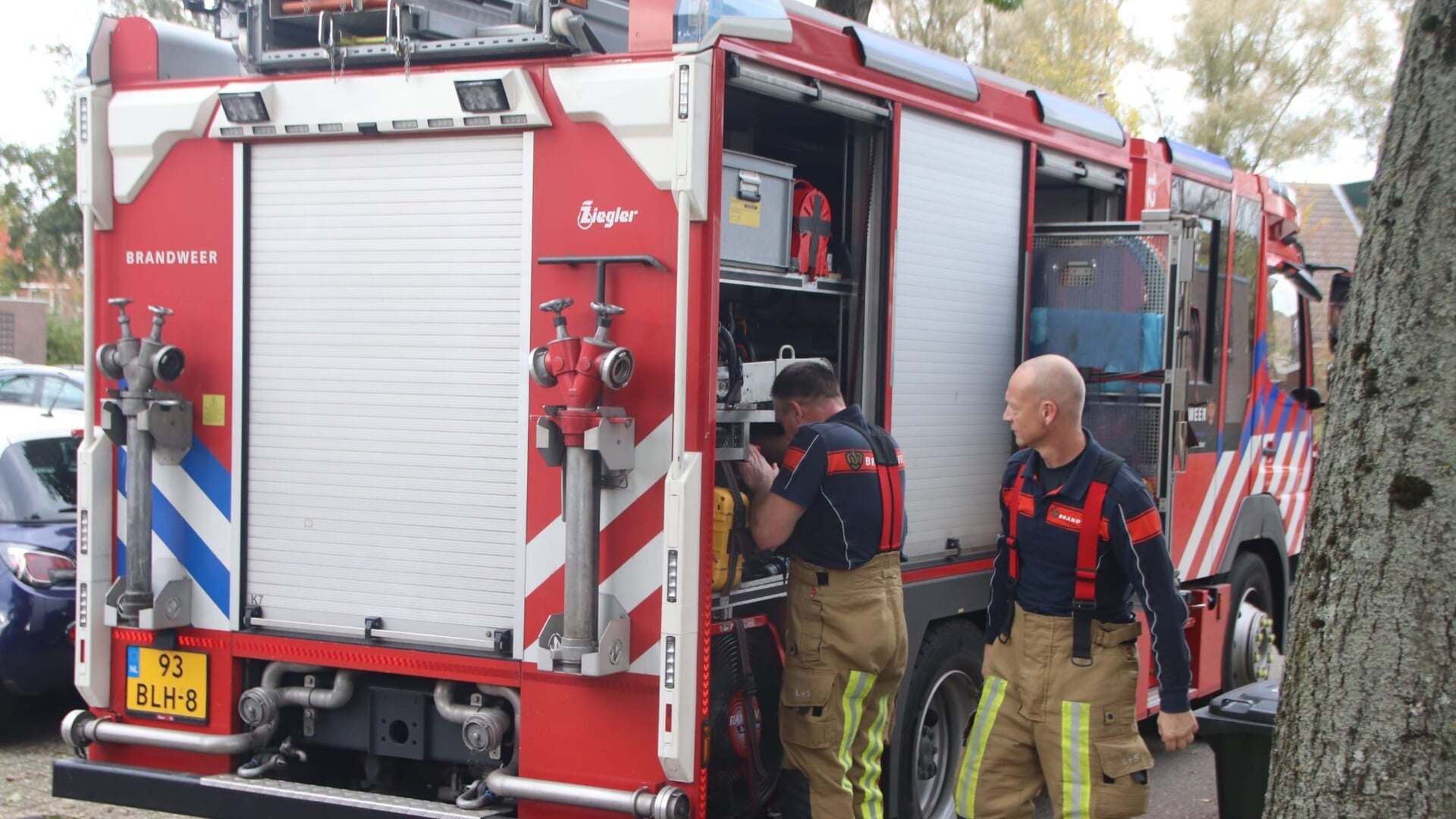 Brandweer bevrijdt man met arm vast onder bad in Hoofddorp