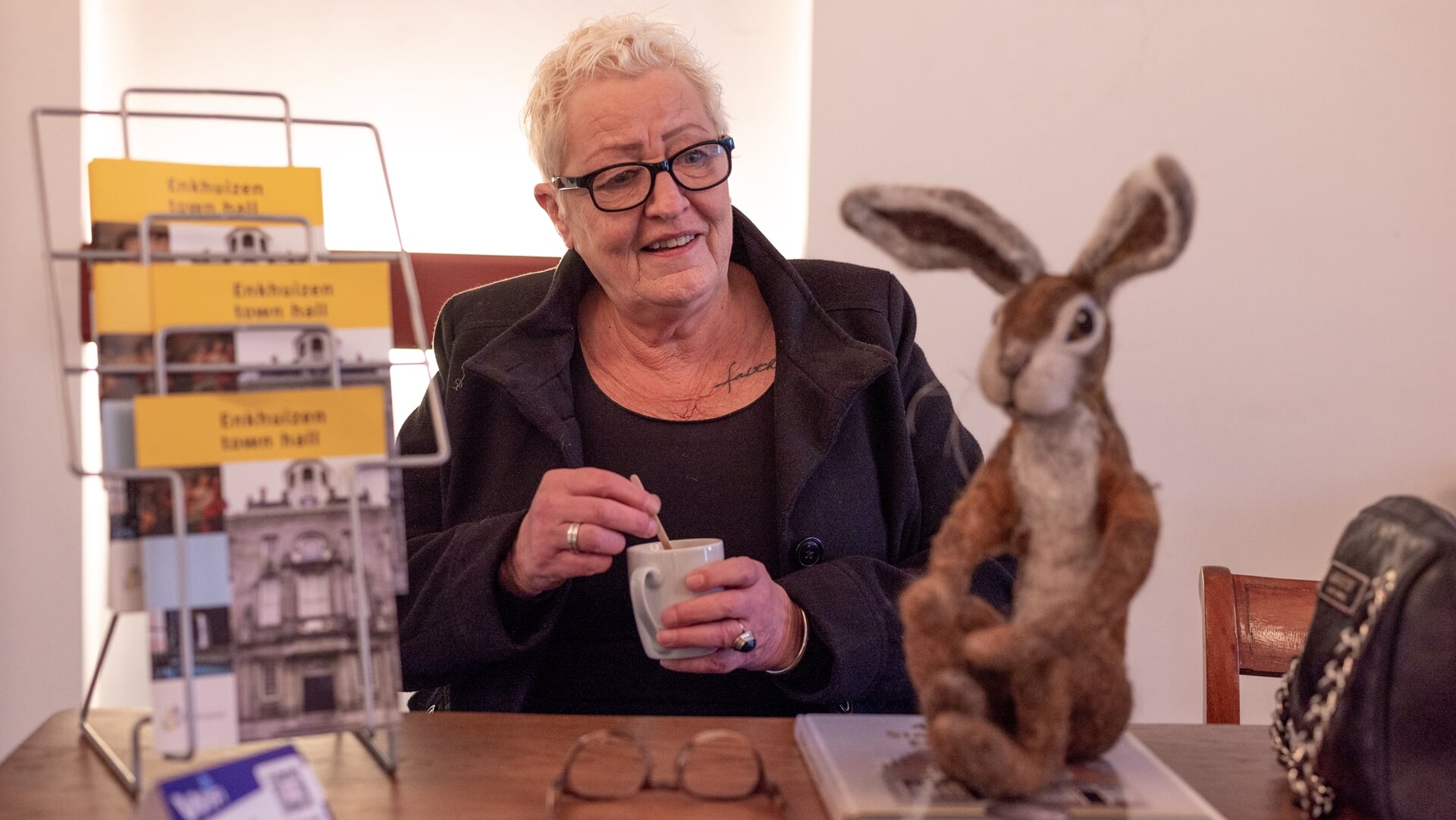 Willy de Boer exposeert in het stadhuis: ‘in elk kunstwerk zit een stukje van mezelf’