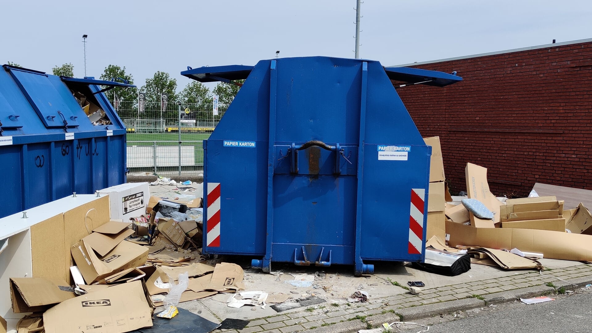 Weer grote bende bij papiercontainers - Adverteren Pijnacker-Nootdorp ...
