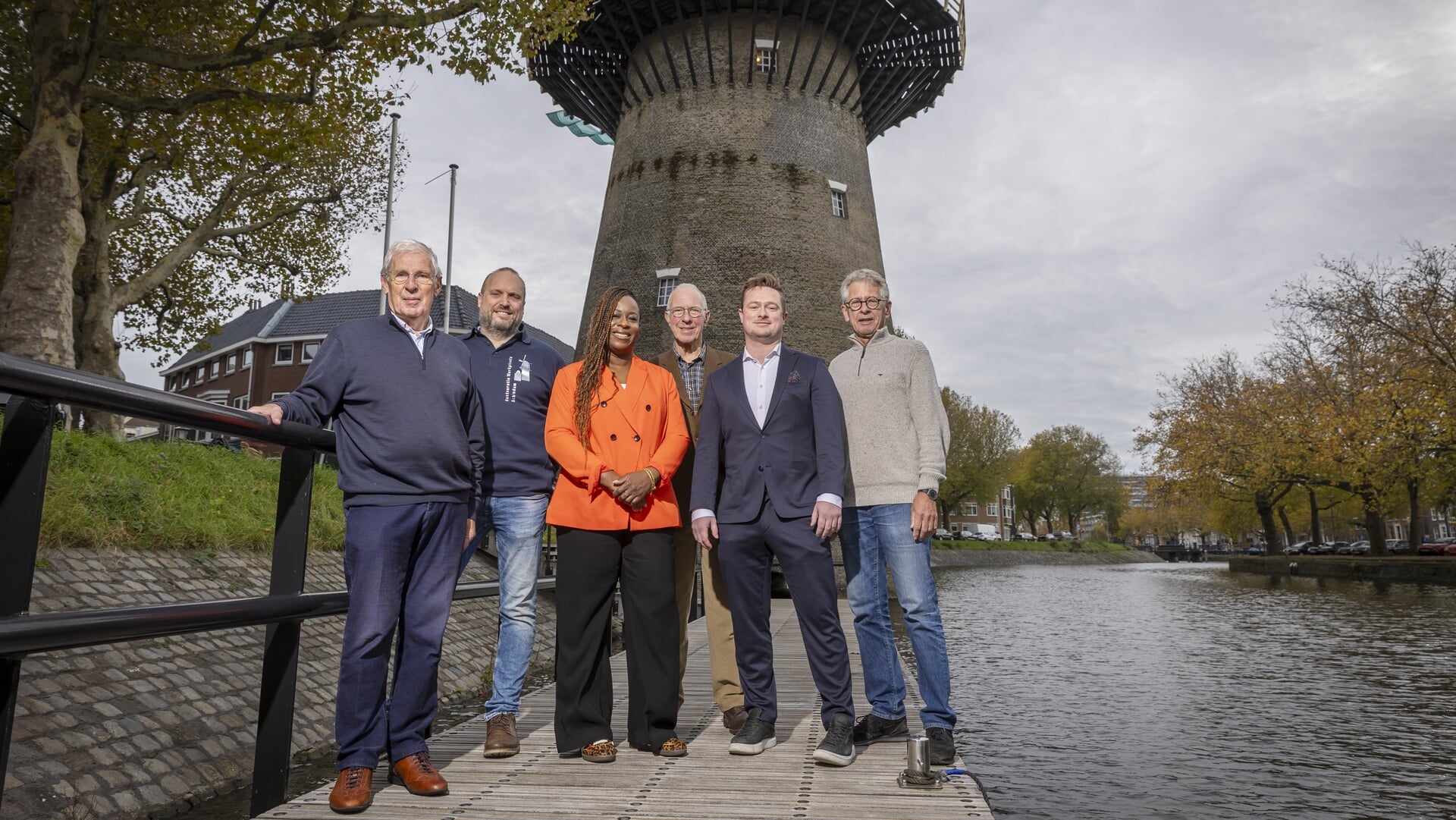 Spoelingschouw weer in de vaart als historische rondvaartboot