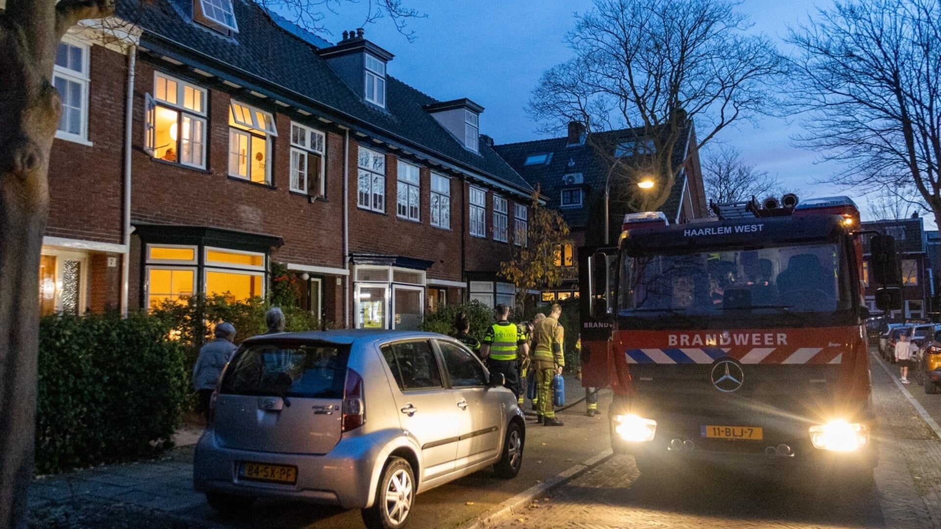 Elektrische kachel veroorzaakt brand in woning aan Burgemeester Boreelstraat in Haarlem