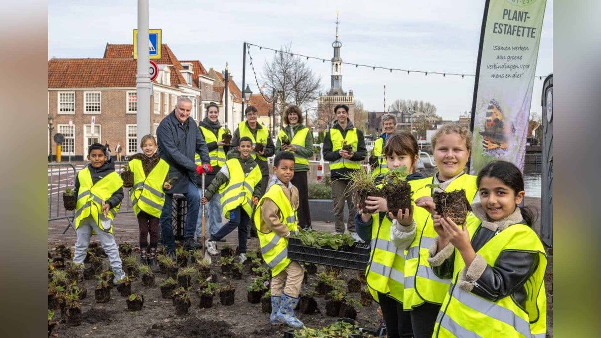 Leerlingen plantten samen voor een groener Alkmaar