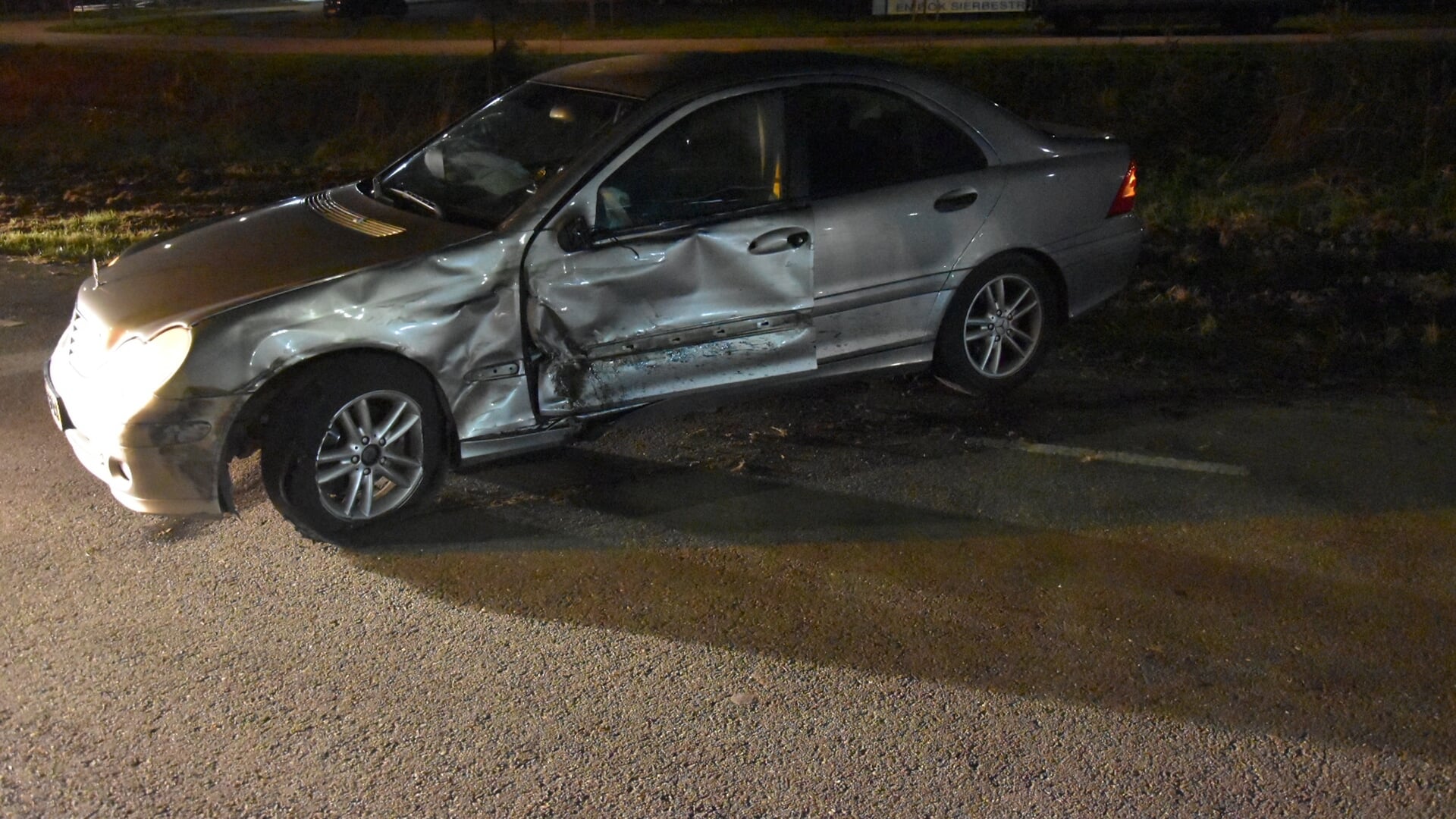 Automobilist aangehouden na frontale aanrijding aan Parallelweg in De Goorn