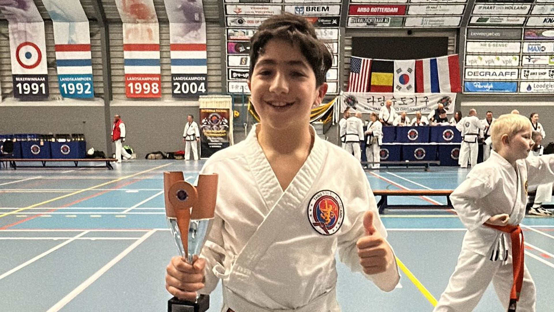 Elfjarige Niya uit De Lier verovert brons bij eerste toernooi in Zevenhuizen