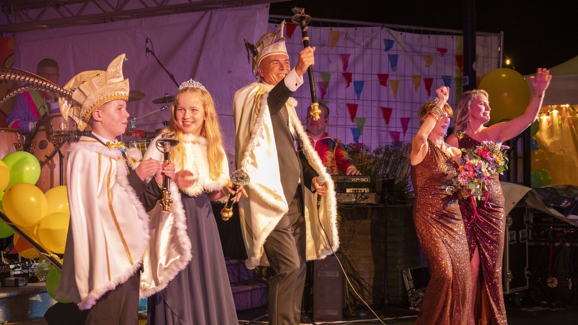 Prins Donald I vormt met hofdame Sofia jeugdprinsenpaar