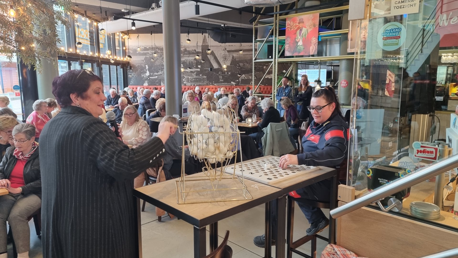 Veiligheidsbingo-voor-senioren-bij-VV-Smitshoek