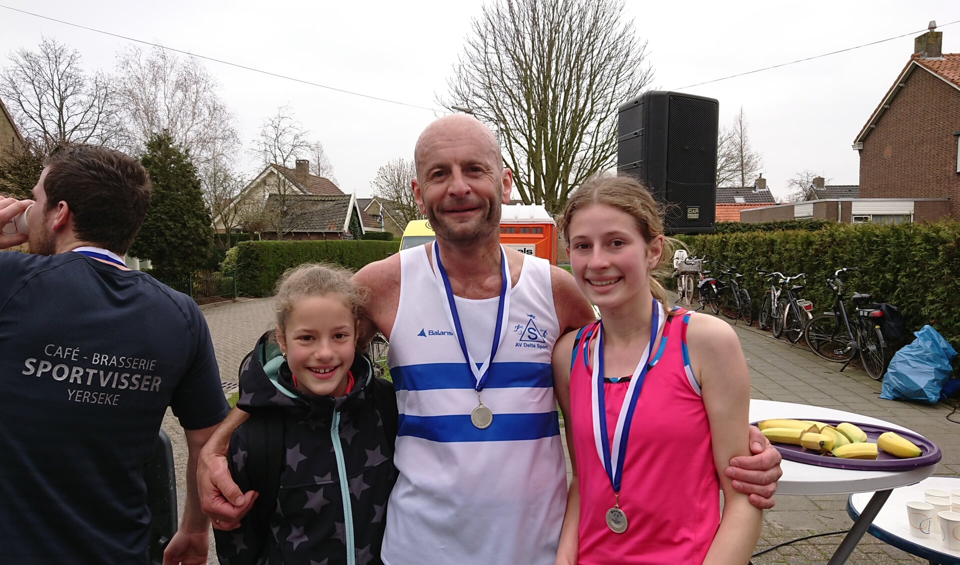 Vader en dochters Goudswaard op Bruse atletiekpodium