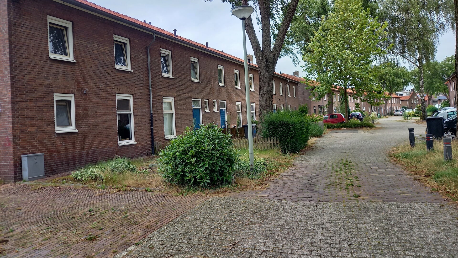 Woonstichting dicht gaten en kieren in huizen Hertogenstraat
