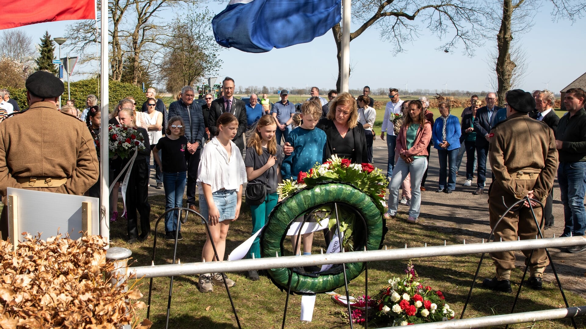 Buinen herdenkt ook na 80 jaar de bevrijding - Nieuws uit Westerwolde, de Kanaalstreek, de Monden en