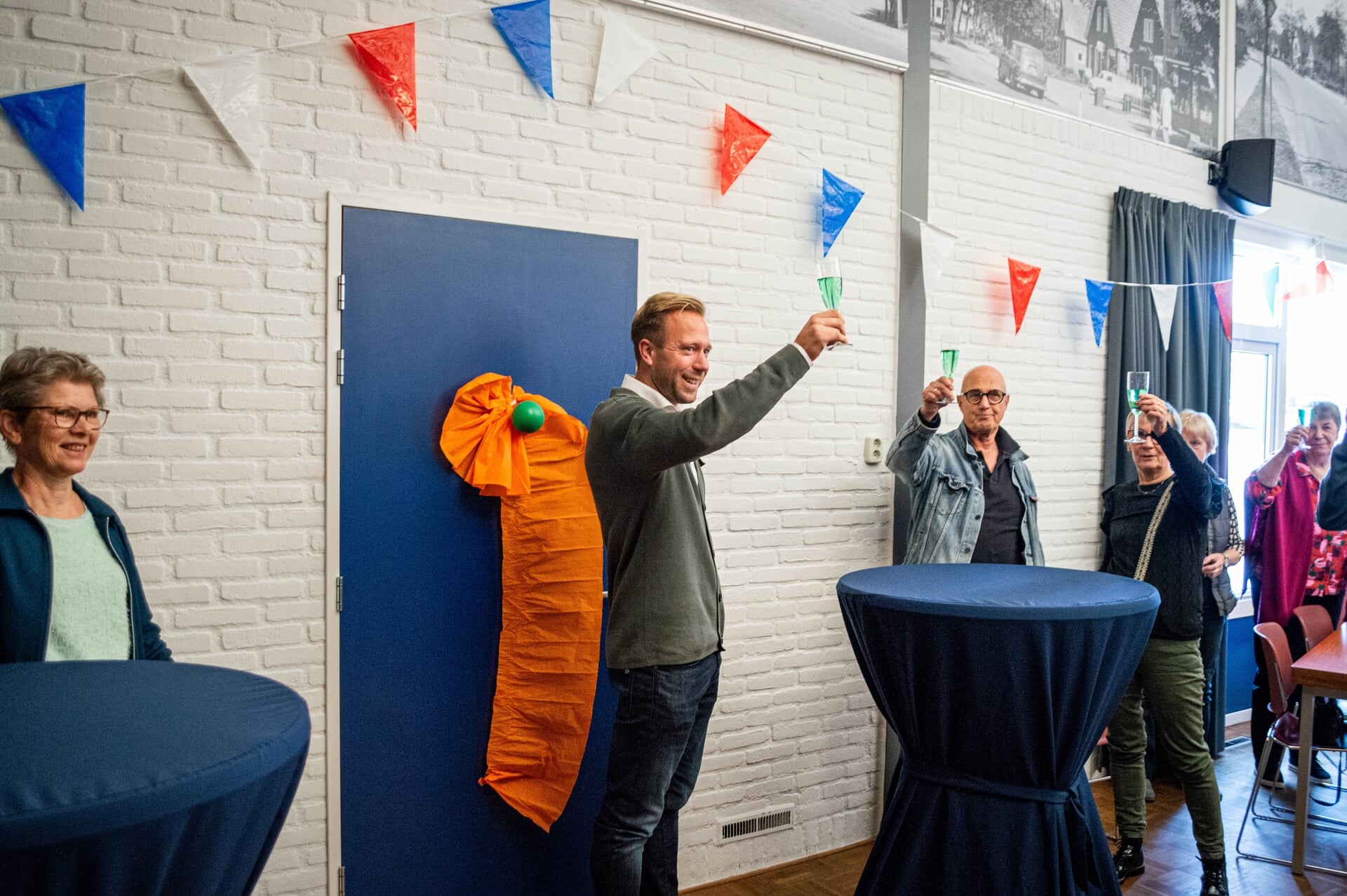 Feestelijke opening Dorpskamer Nieuw-Roden