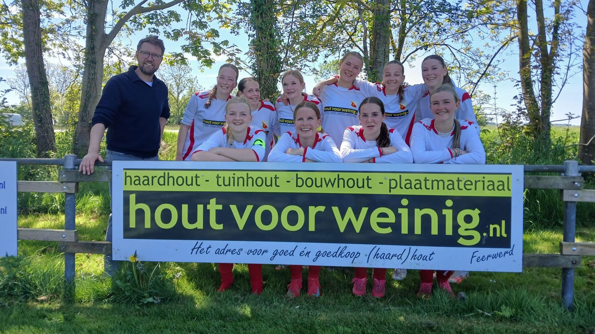 VV Ezinge wil dameselftal oprichten