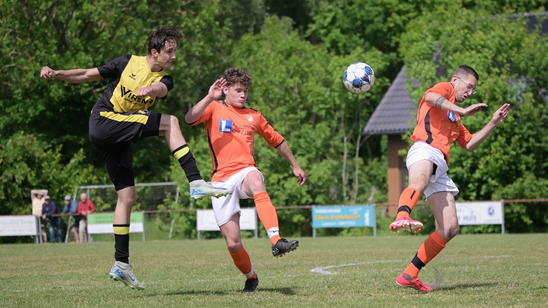 De Fivel ook met tien man te sterk voor Stedum: 3-0