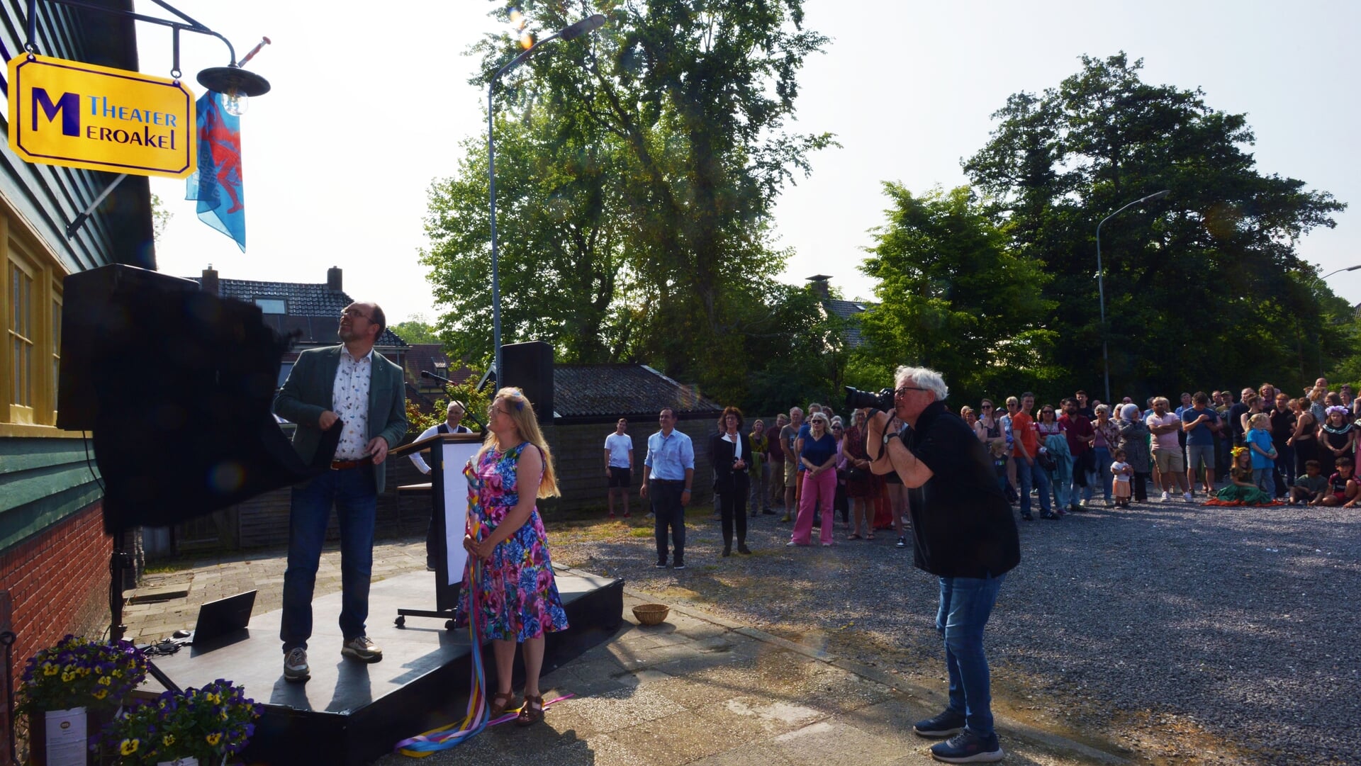 Dijkhuis opent Theater Meroakel
