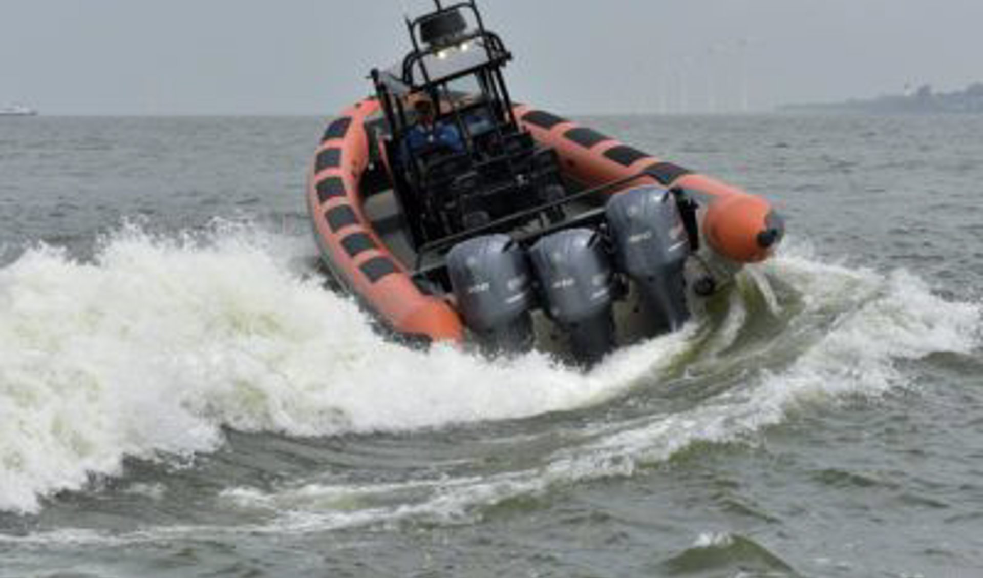 Ontdek de wereld met de Seahorse 12M LR RIB | 100 Procent Motorboot