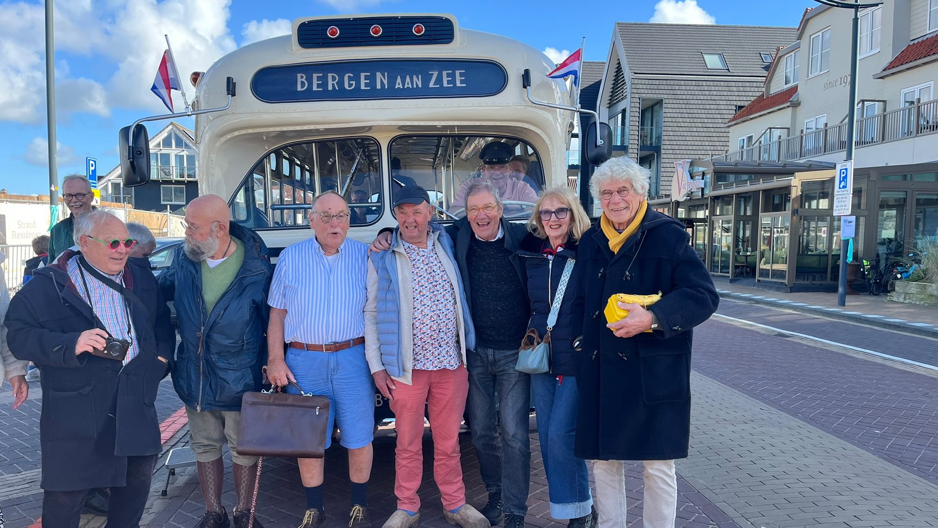 Stofzuiger-reünie: oud-bewoners Bergen aan Zee halen herinneringen op ...