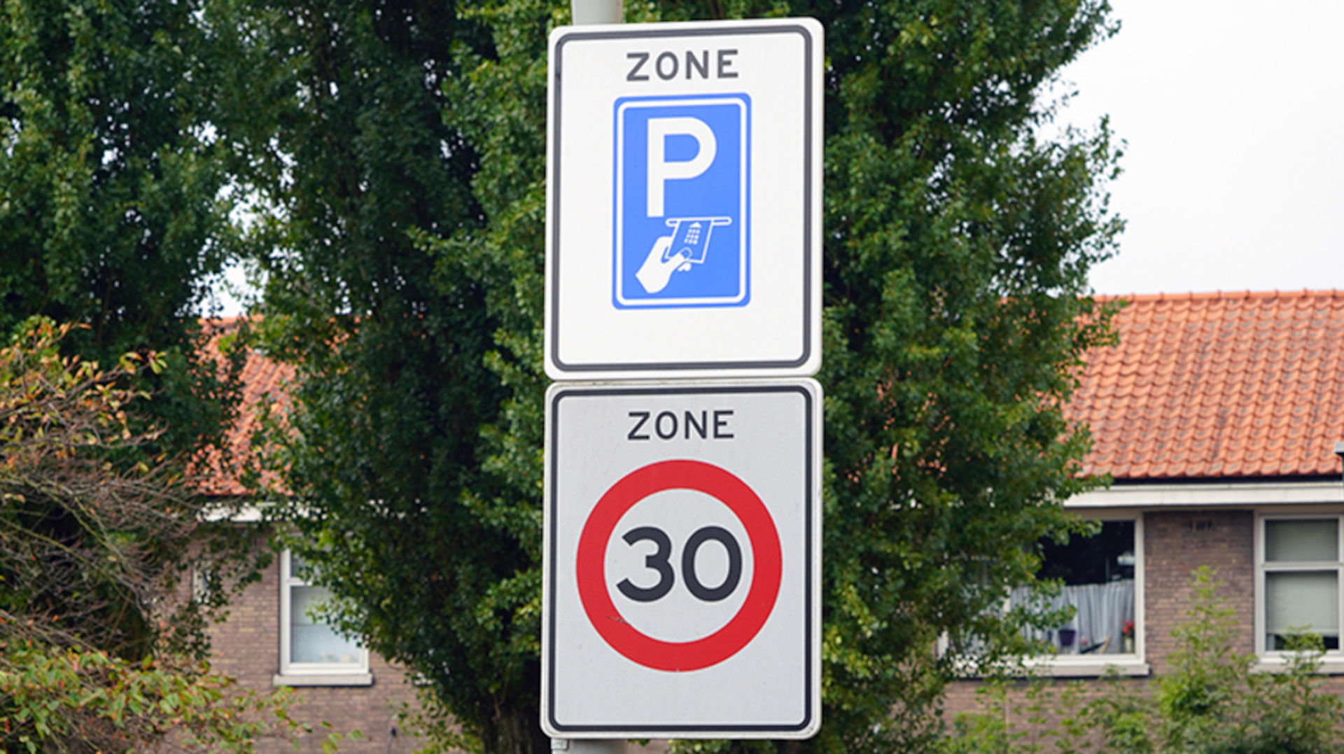 SGP stelt vragen over betaald parkeren in binnenstad Enkhuizen