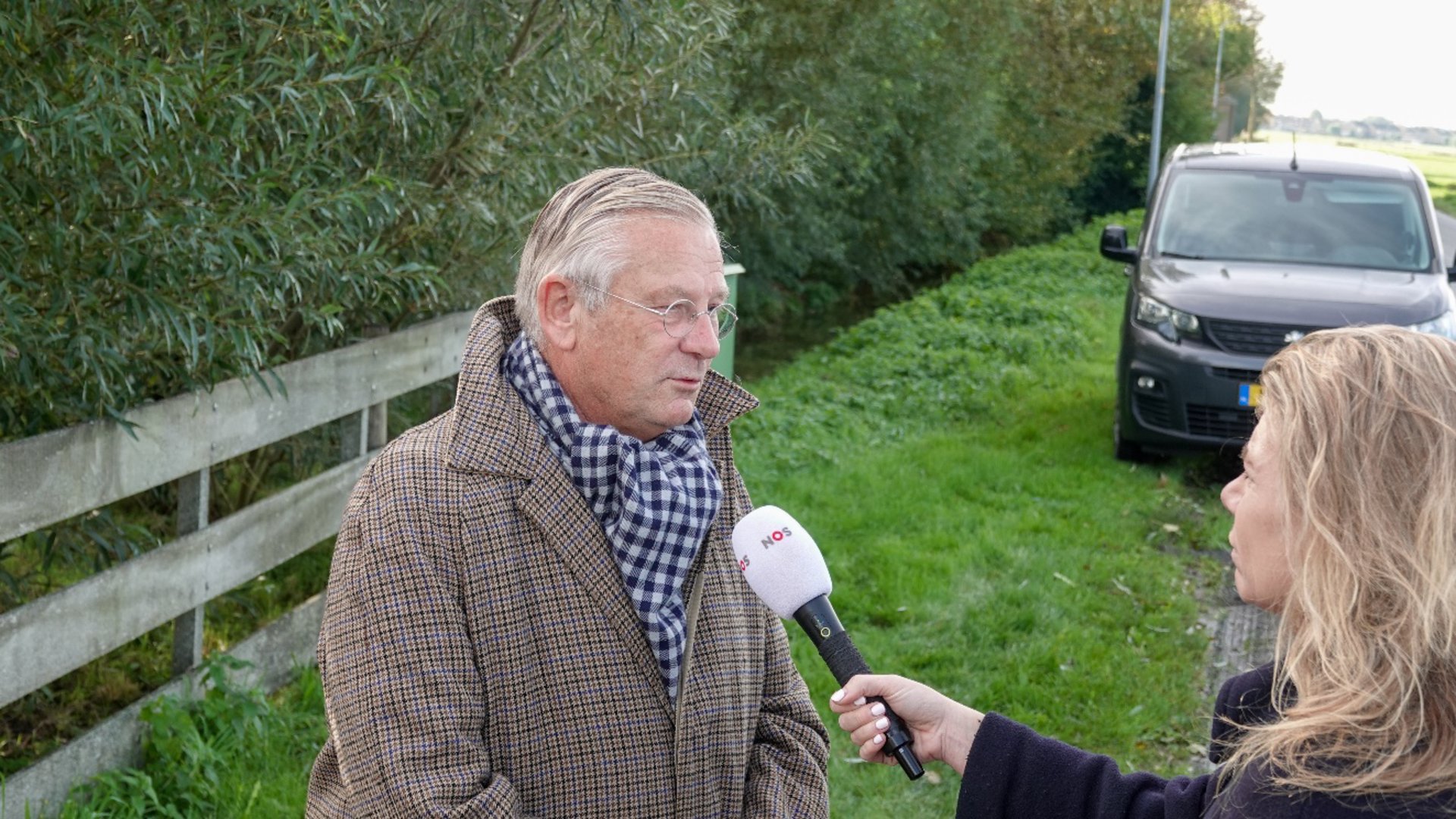Burgemeester bezoekt pleeggezin na gewelddadig incident in Spierdijk