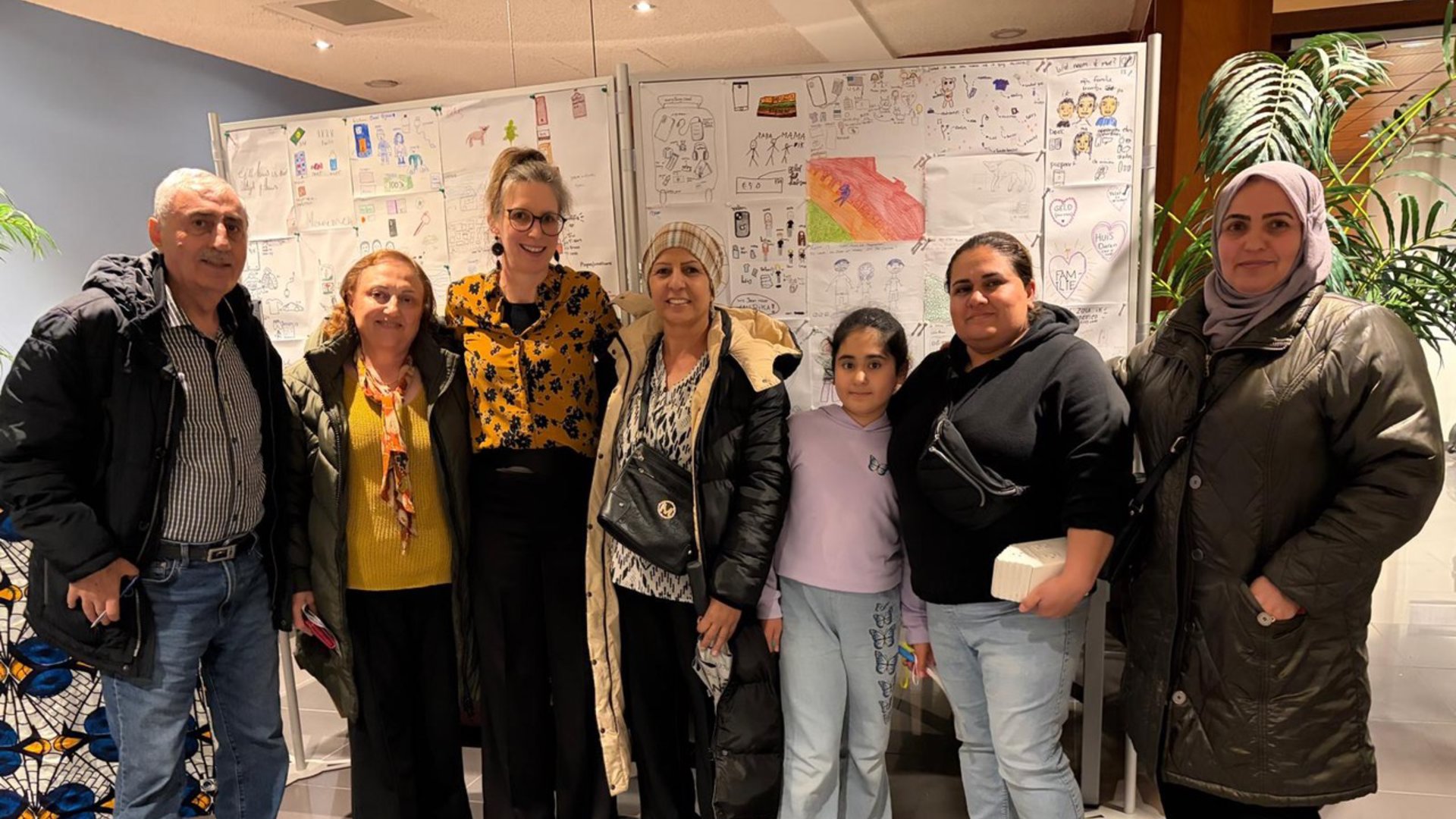 Fototentoonstelling ‘Onderweg’ brengt Alkmaarders samen met AZC-bewoners, scholieren en bezoekers