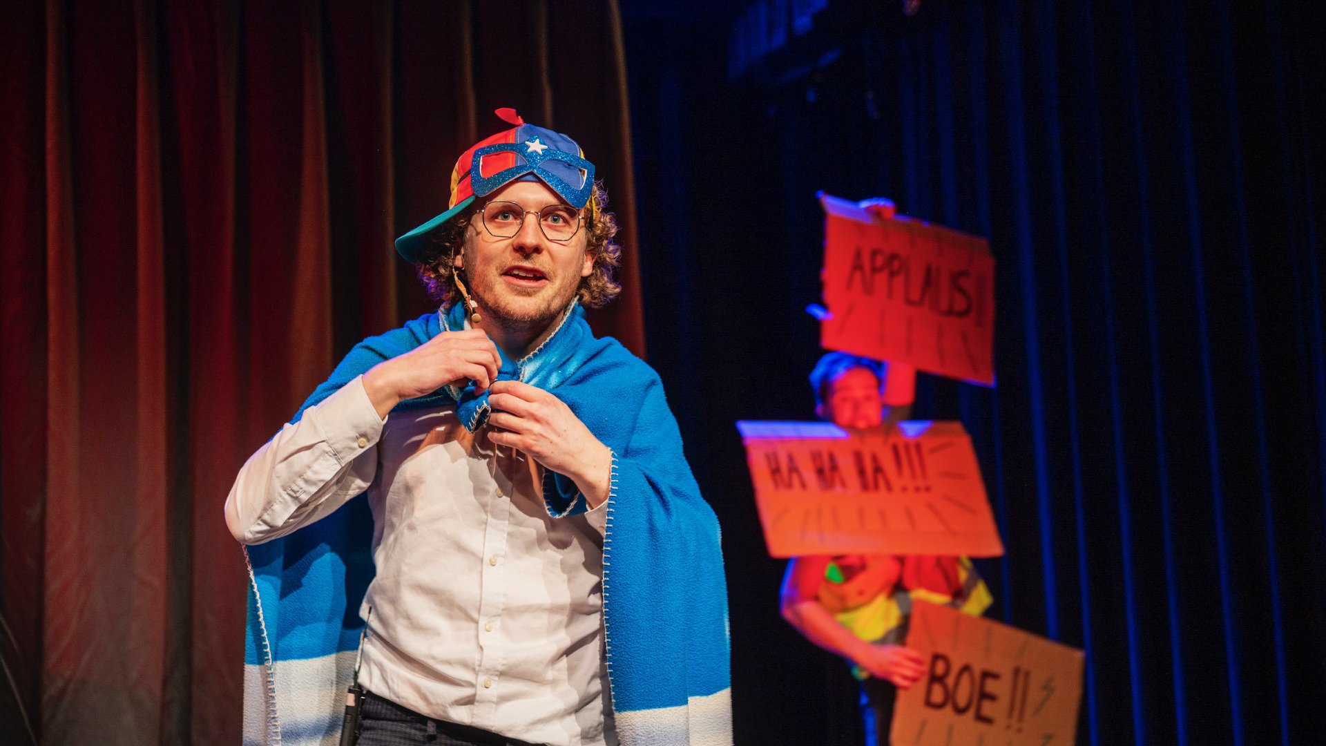 Dé Cabaretvoorstelling brengt humor en chaos naar Wormerveerse Vermaning voor kinderen