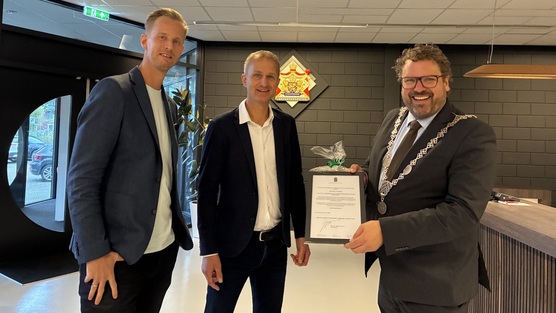 Dubbel feest bij familiebedrijf Otto’s uit Langedijk: 150-jarig bestaan én verlenging predicaat Hofl