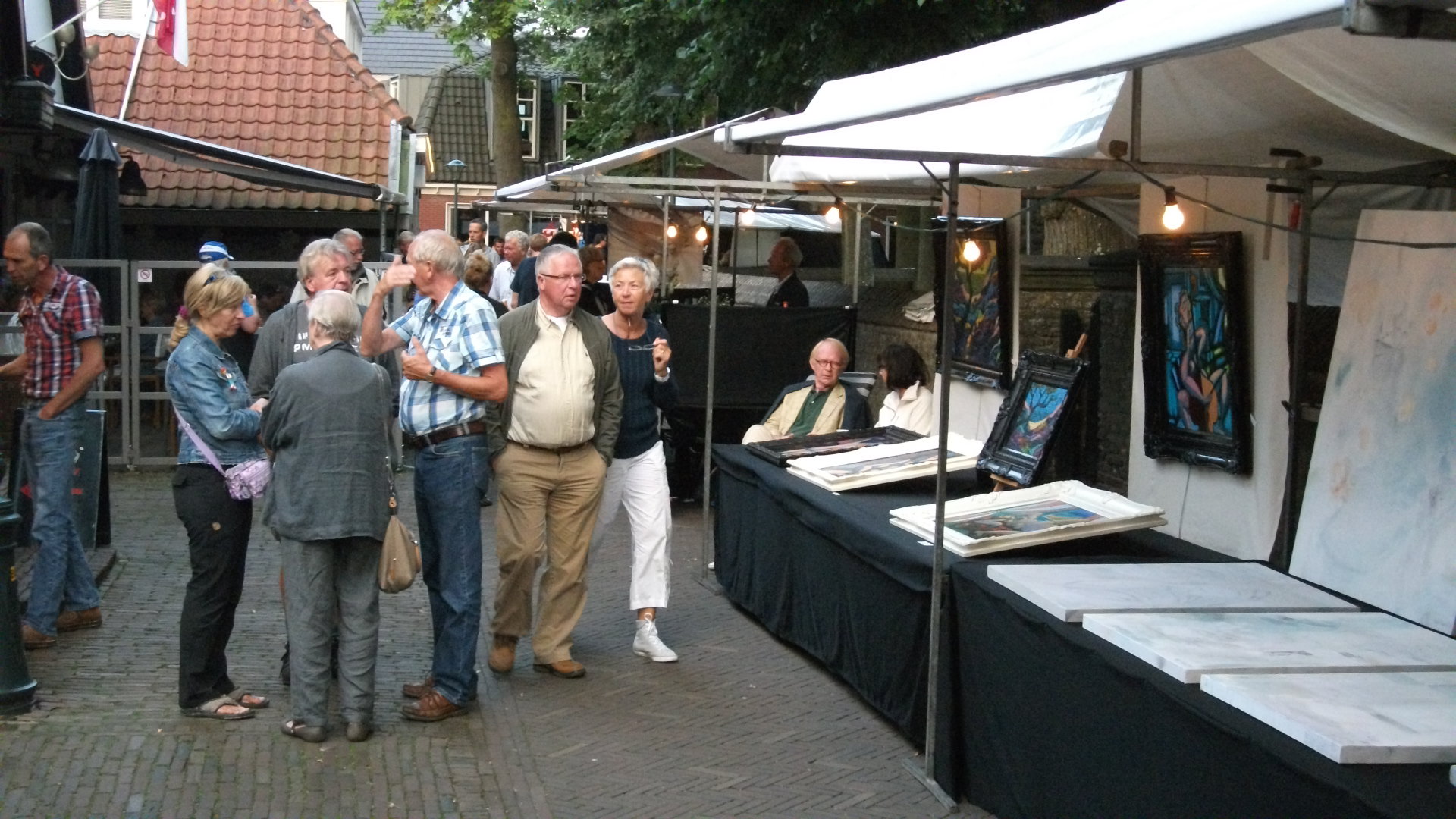 Gemeente Bergen zet streep door kunstmarkten op zondag rond Ruïnekerk