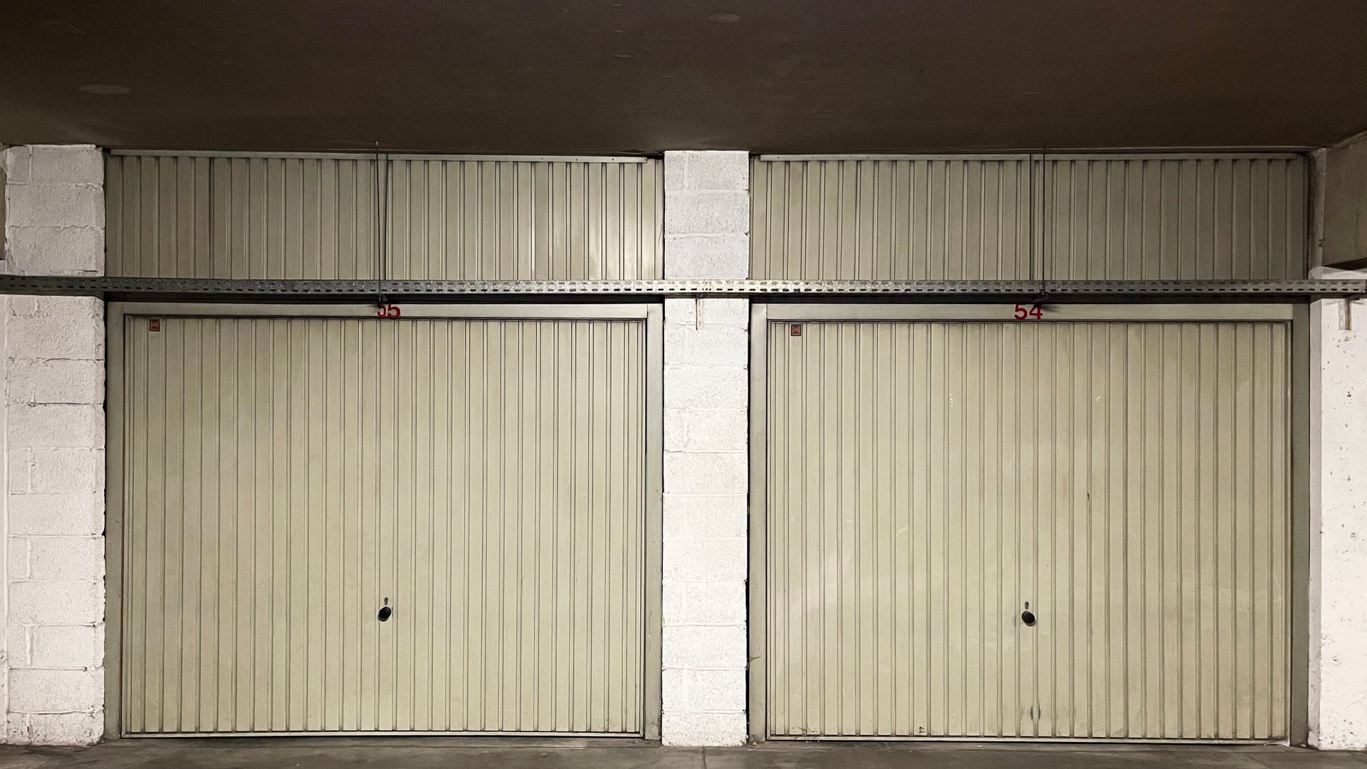 Vuurwapen gevonden: Gemeente sluit pand in Wormerveer en garagebox in Koog aan de Zaan